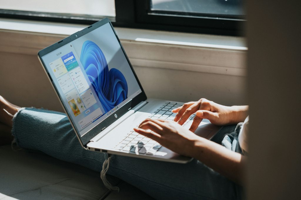 Three Easy Ways to Take Screenshots in Windows 10 and 11