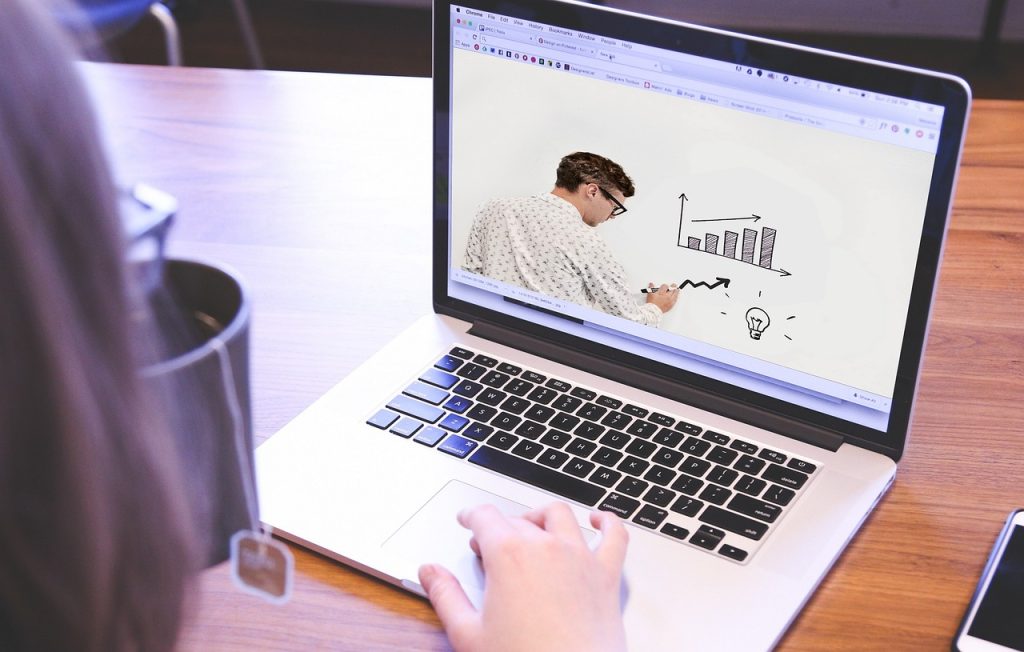 Benefits of Using Cloud Platforms for Online Learning